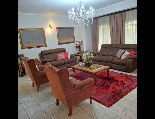 6 BEDROOM HOUSE FOR SALE IN MEYERTON CENTRAL